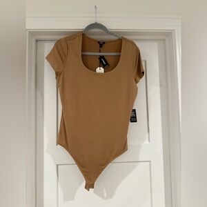 Camel Short Sleeve Body Contour Bodysuit